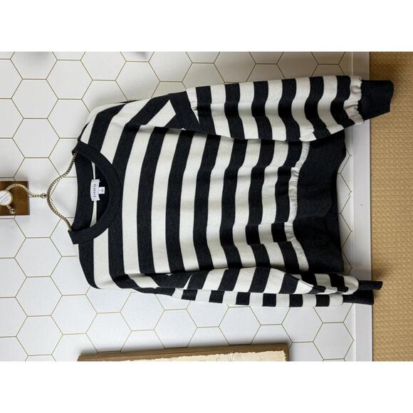 Evereve Crewneck Gray and White Striped Fleece Sweater - Size - Small - Picture 5 of 5